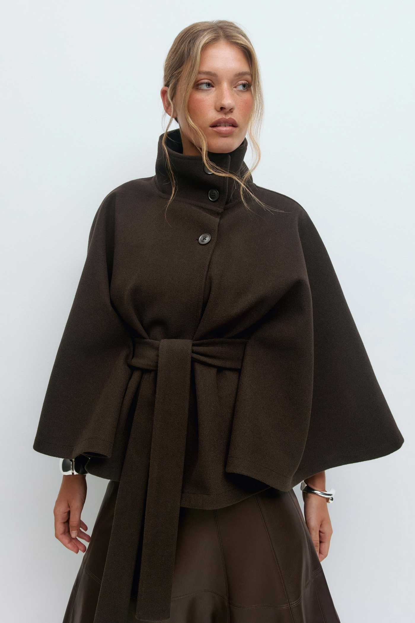 Katarína™ | Elegantný Plášť s Opaskom