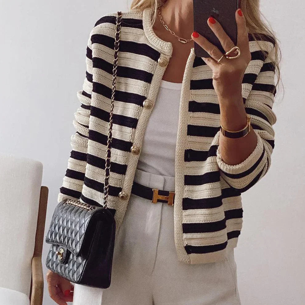 Alix - Elegantná Pruhovaná Bunda s Gombíkovým Zapínaním